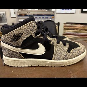 Beautiful Nike Air Jordan 1 Mid SE (PS) Leopard Cheetah Print Sz. 3y /BQ6932-021